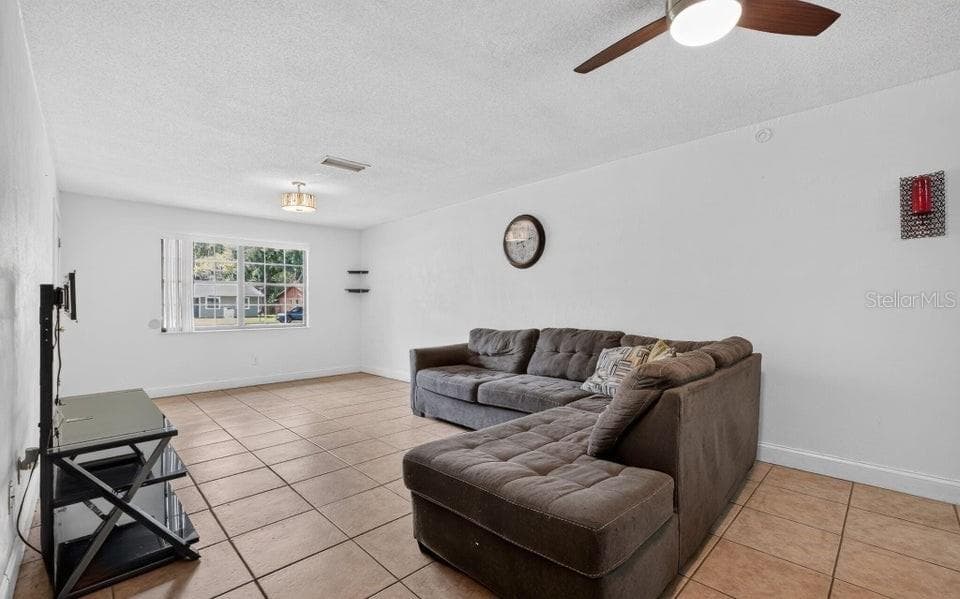 Townhouse at 912 ROYAL OAK CT, HOLLY HILL, photo 5 of 42