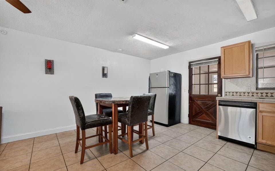 Townhouse at 912 ROYAL OAK CT, HOLLY HILL, photo 6 of 42