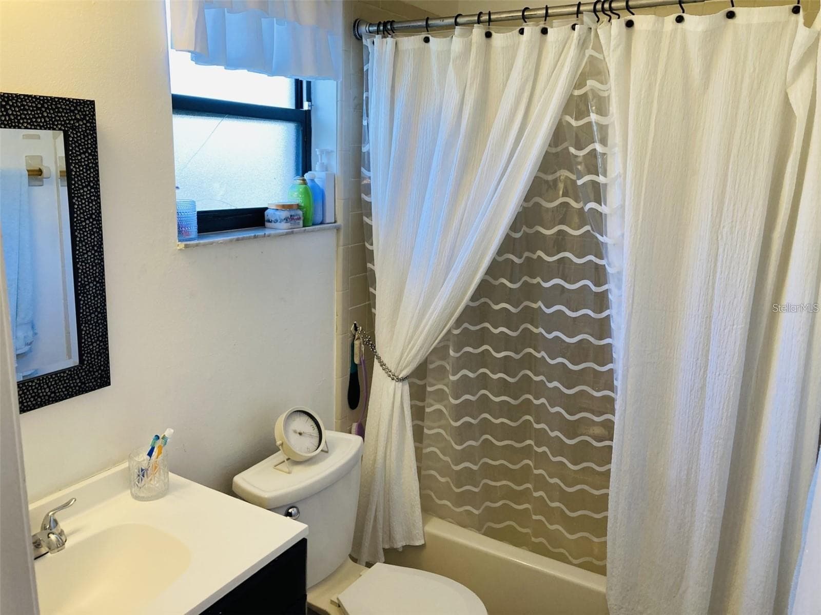 En Suite Bath - 2704 KENDALL AVE, KISSIMMEE