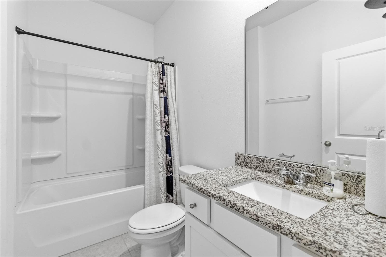 FIRST FLOOR FULL BATH - 1457 DALKEITH CV, SANFORD