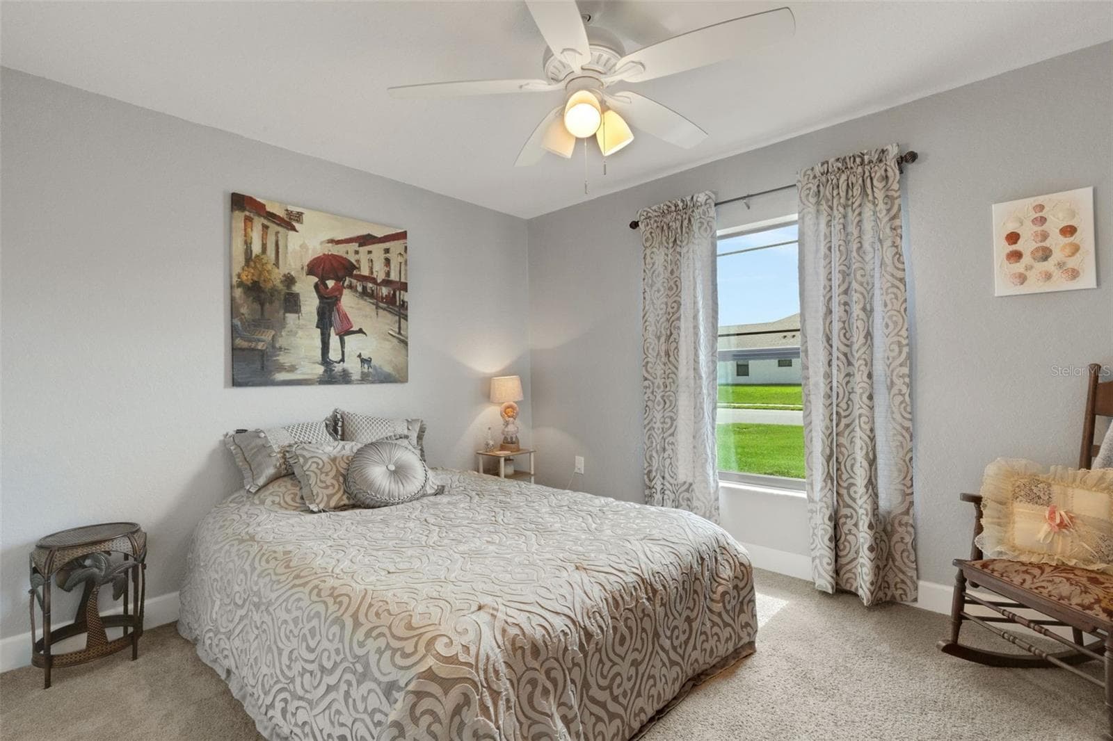 Bedroom #2 is generously proportioned. - 220 HERITAGE PARK LN, MULBERRY