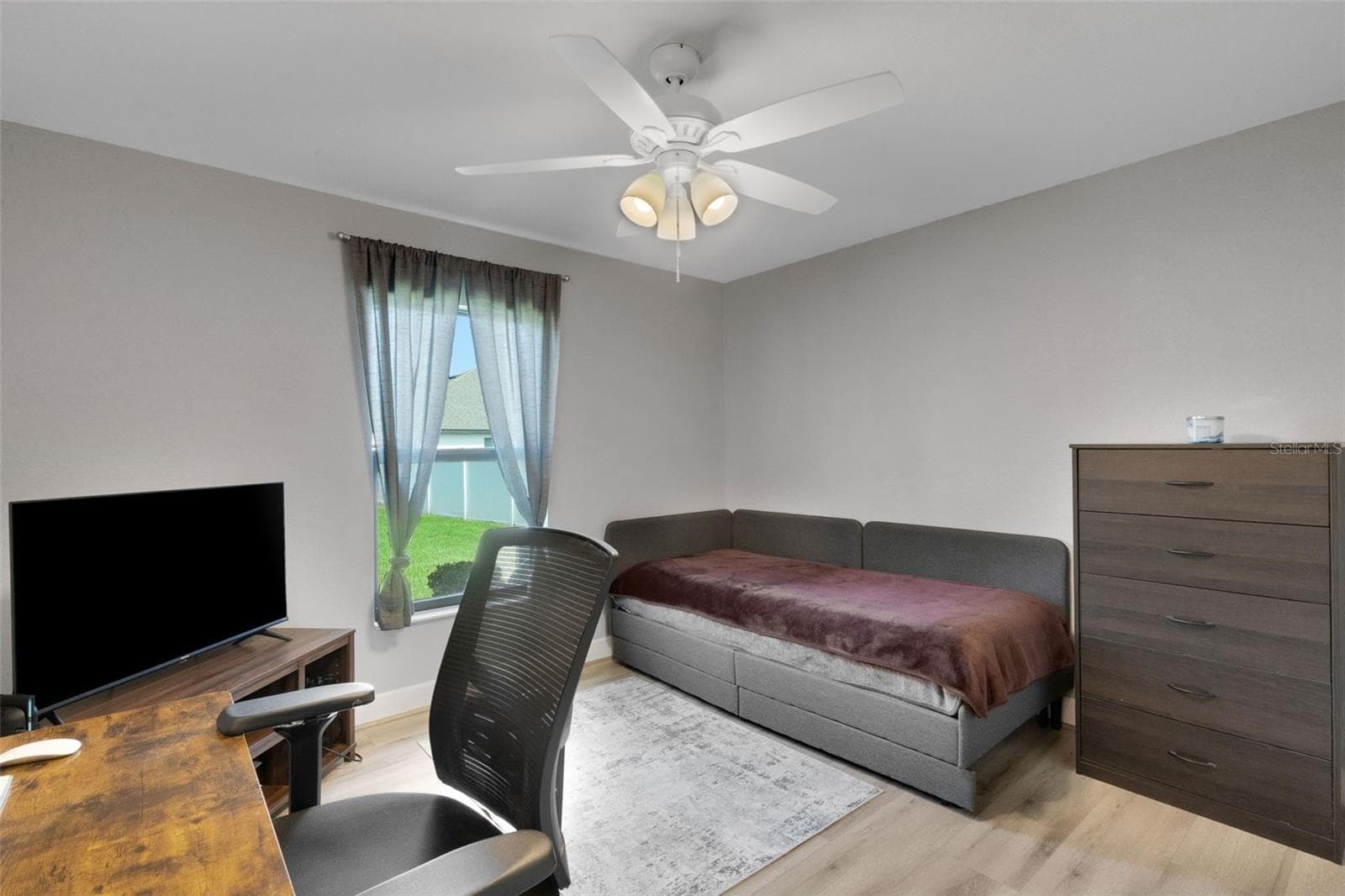 Clean and ready for your personal touch. - 220 HERITAGE PARK LN, MULBERRY