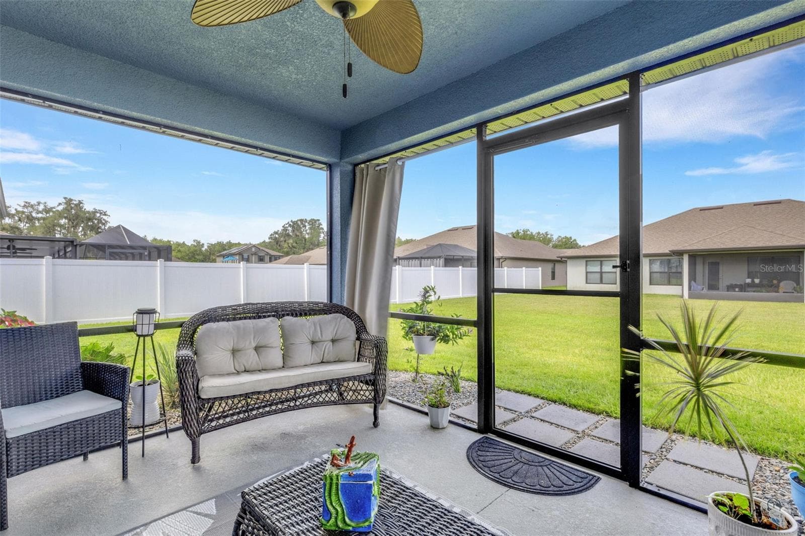 Cabana curtains for privacy or to block the sun. - 220 HERITAGE PARK LN, MULBERRY