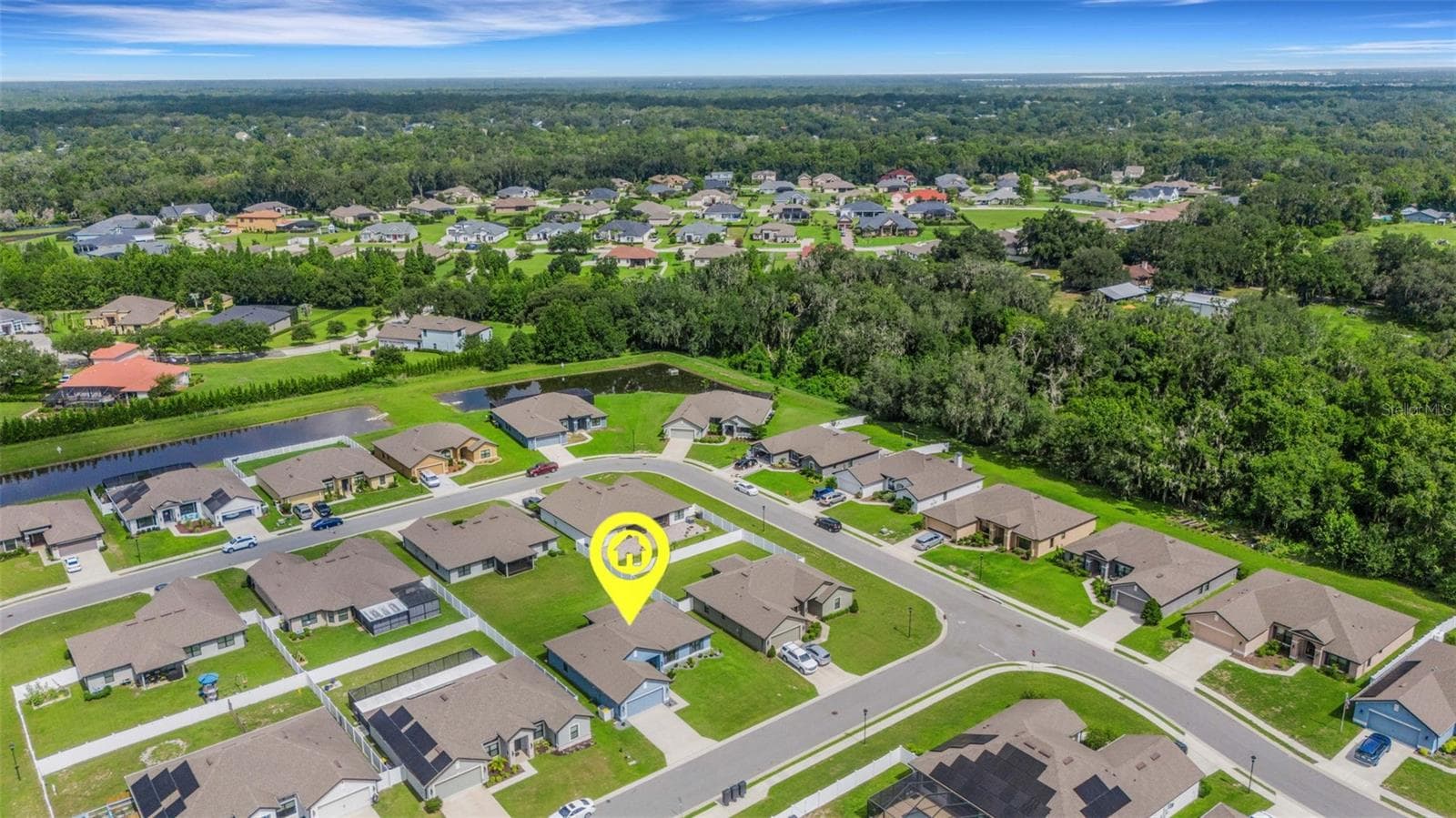 Heritage Park is a tidy community with pride of ownership at every glance. - 220 HERITAGE PARK LN, MULBERRY