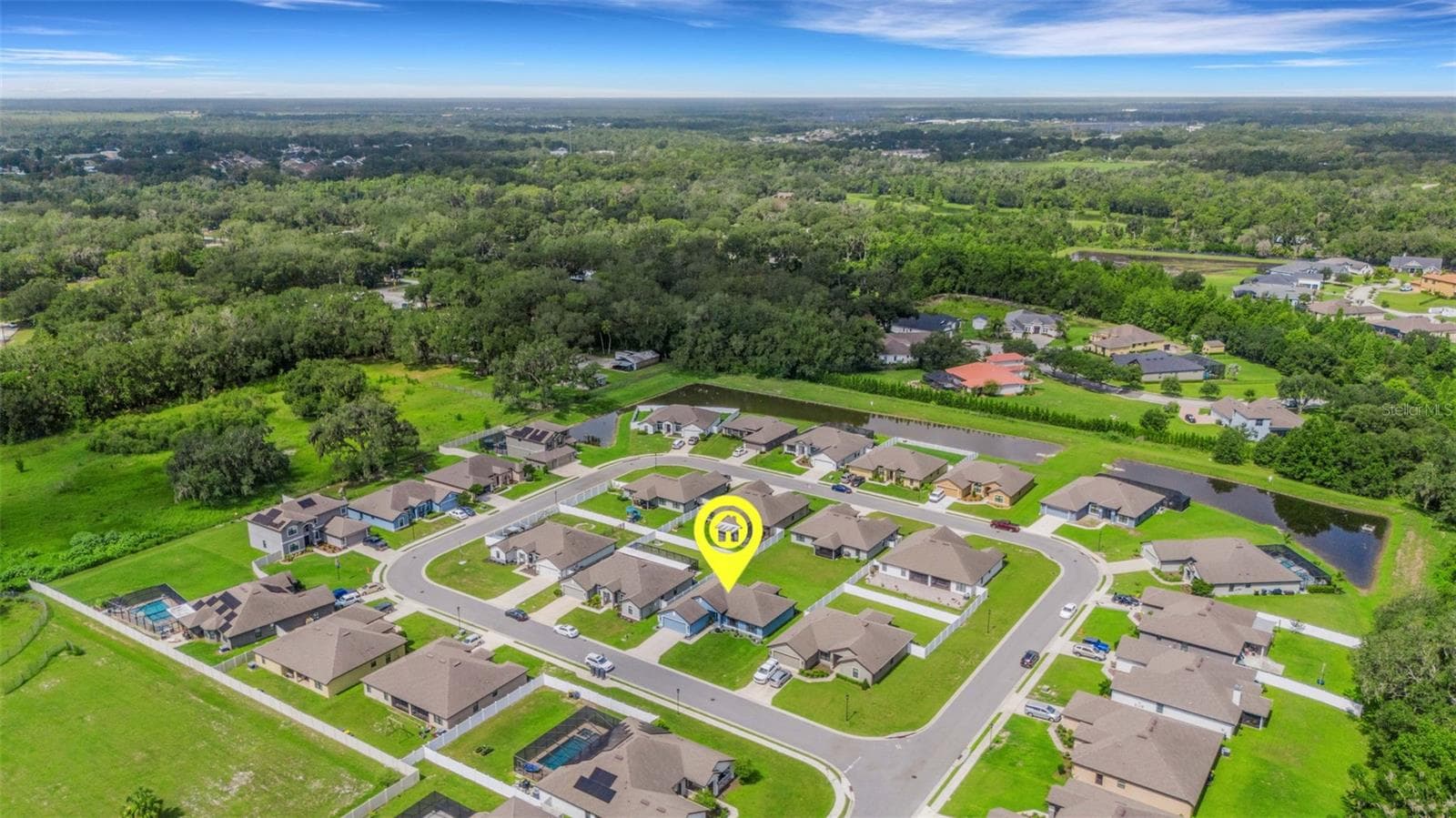 With easy access to nearby shopping and near major roadways for ease of commuting to may points of interest in the central Florida area.. - 220 HERITAGE PARK LN, MULBERRY