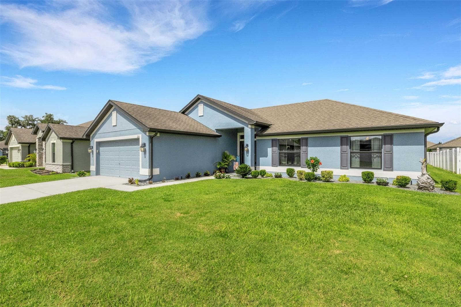 because this is a very special home indeed. - 220 HERITAGE PARK LN, MULBERRY