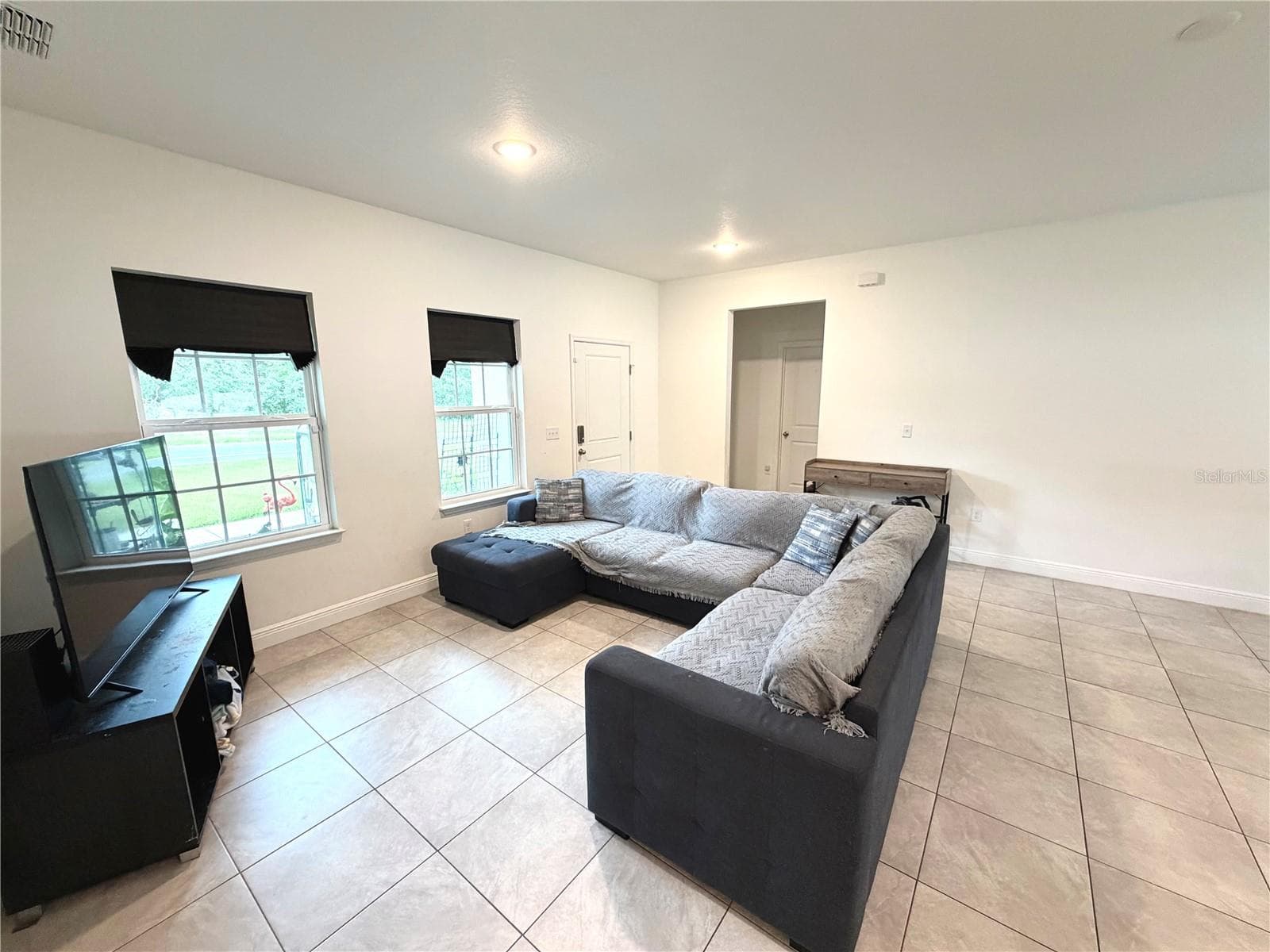 Single Family Residence at 835 MARION OAKS MNR, OCALA, photo 3 of 15