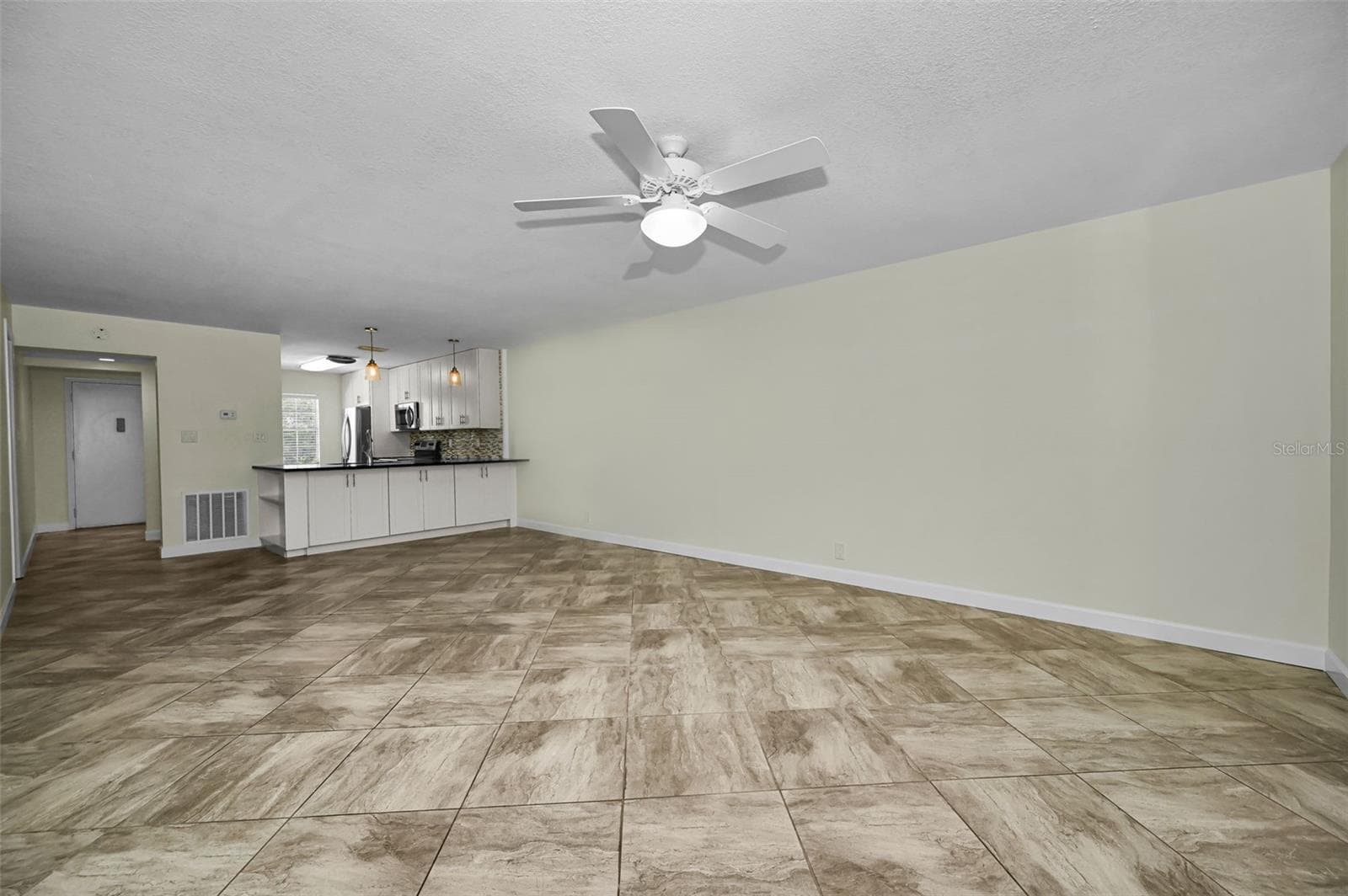 Great room - 8765 BARDMOOR BLVD #306, SEMINOLE