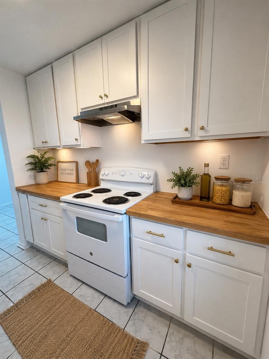 Virtually staged Kitchen - 1700 6TH ST NW #A38, WINTER HAVEN
