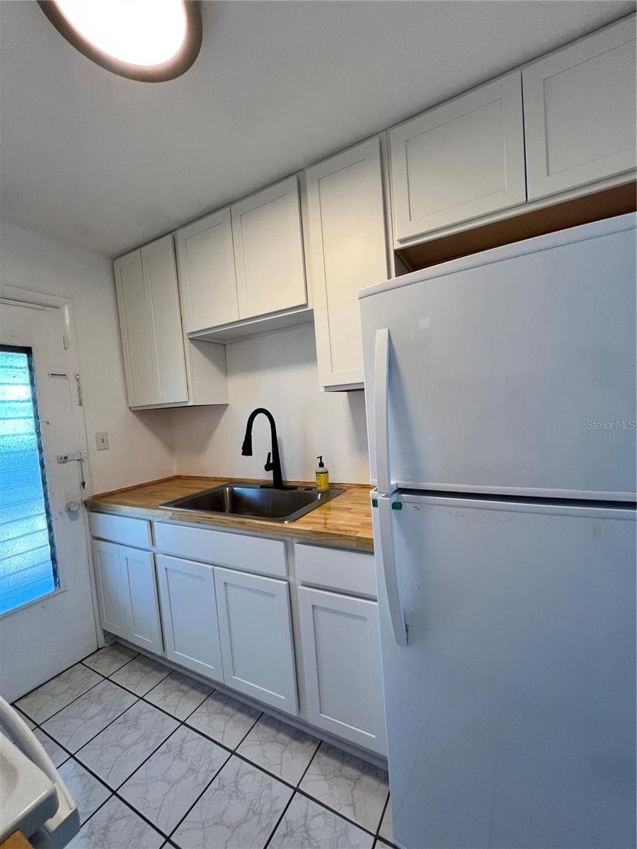 Kitchen - 1700 6TH ST NW #A38, WINTER HAVEN