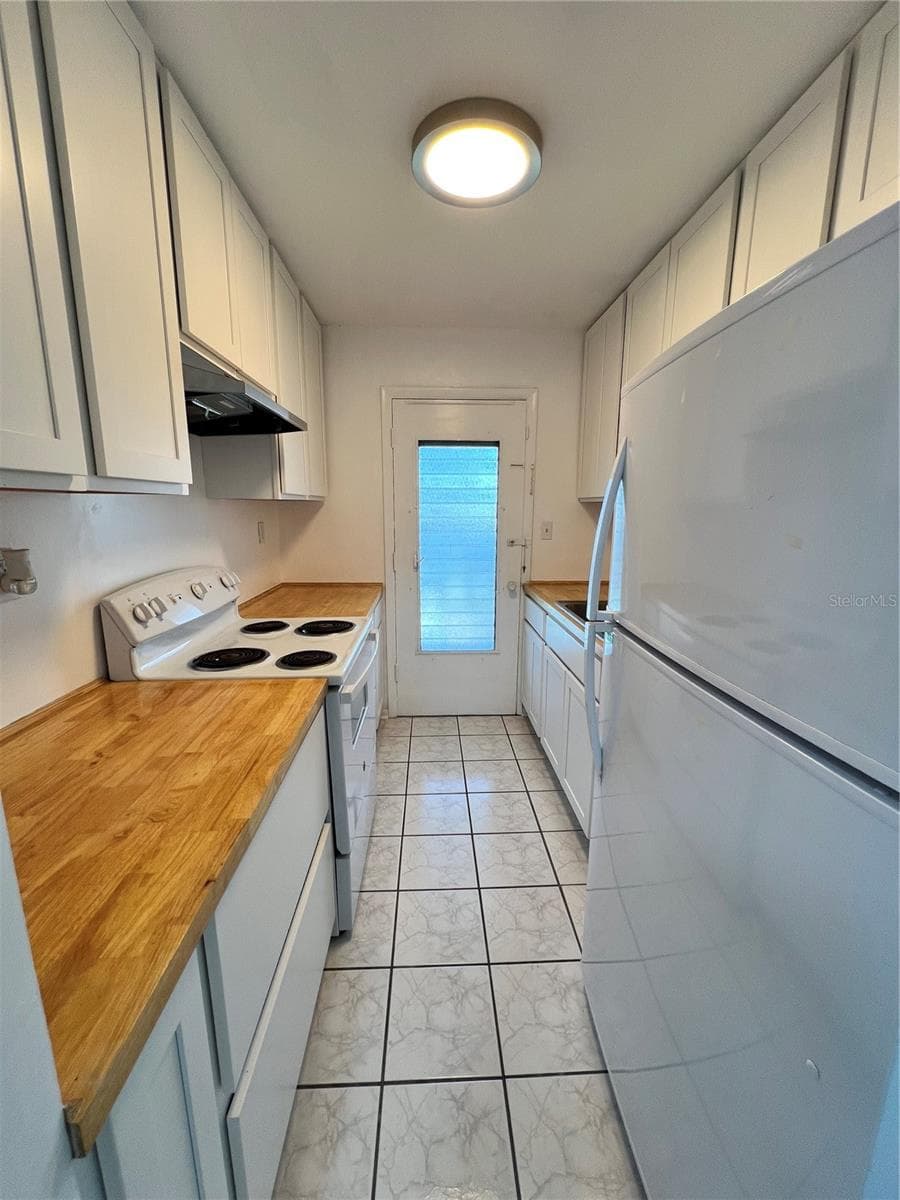 Kitchen - 1700 6TH ST NW #A38, WINTER HAVEN