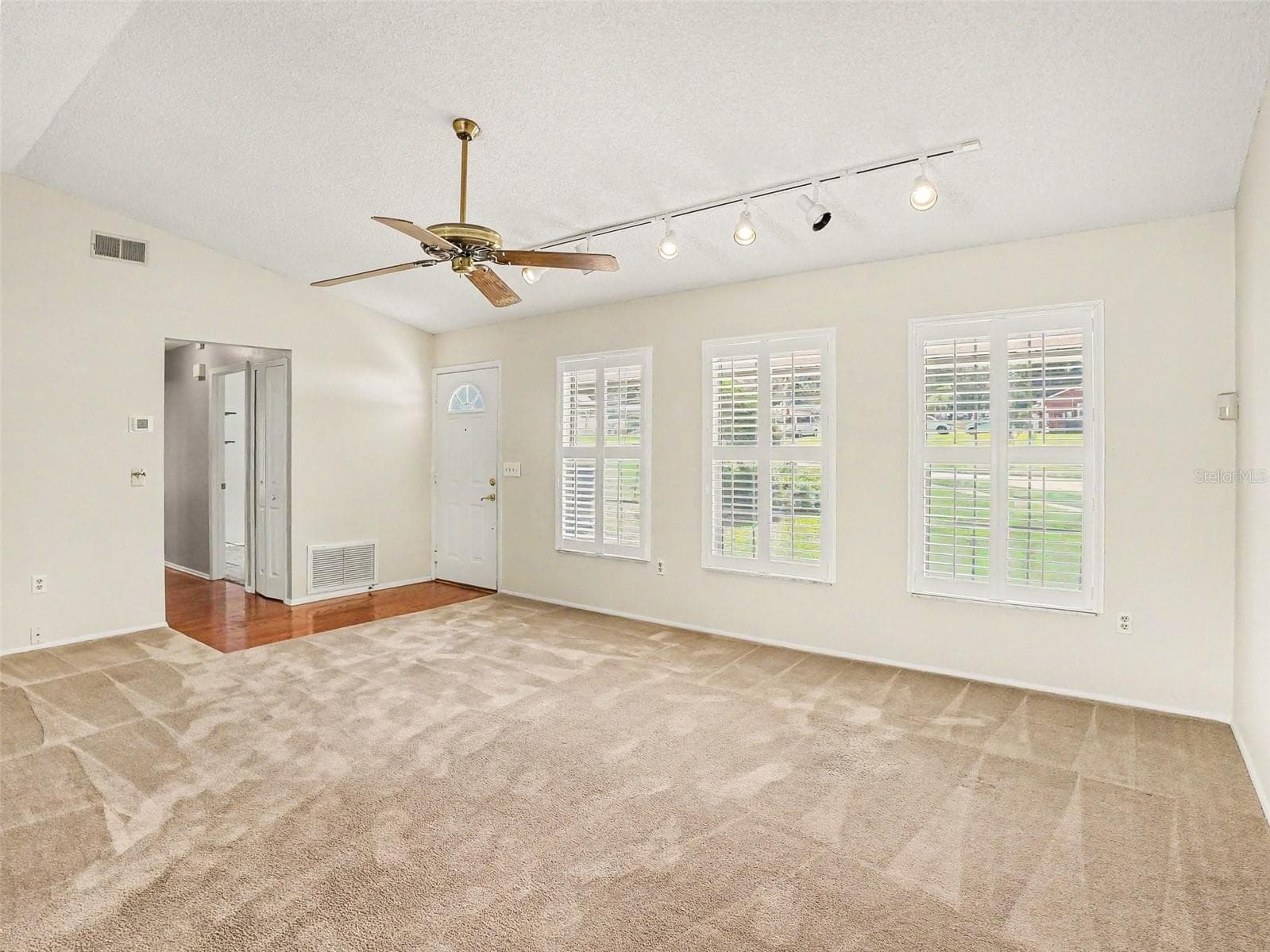 Single Family Residence at 7207 IMMOKALEE CT, ORLANDO, photo 4 of 28