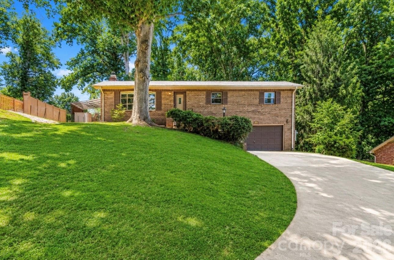 Single Family Residence at Hickory, photo 2 of 40