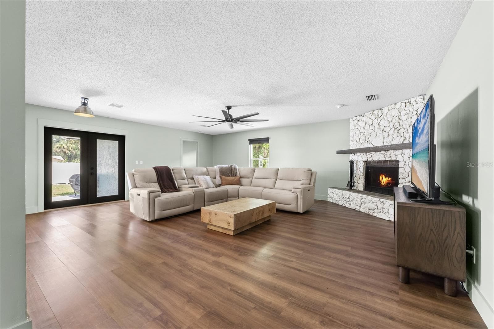 Single Family Residence at 2817 YULE TREE DR, EDGEWATER, photo 7 of 45