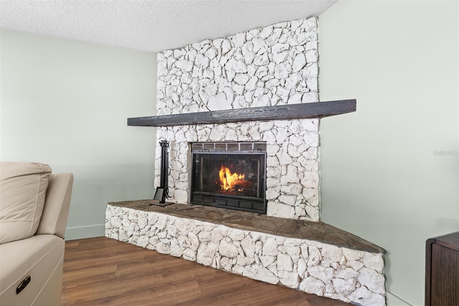 Single Family Residence at 2817 YULE TREE DR, EDGEWATER, photo 12 of 45