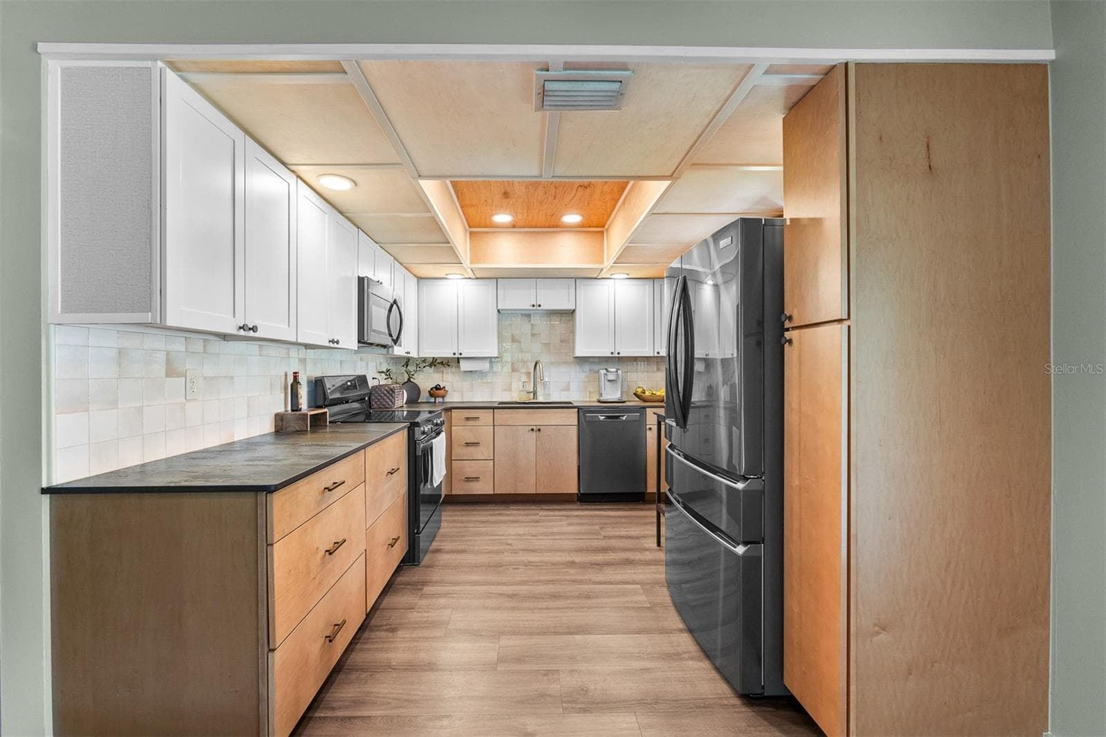 Single Family Residence at 2817 YULE TREE DR, EDGEWATER, photo 13 of 45