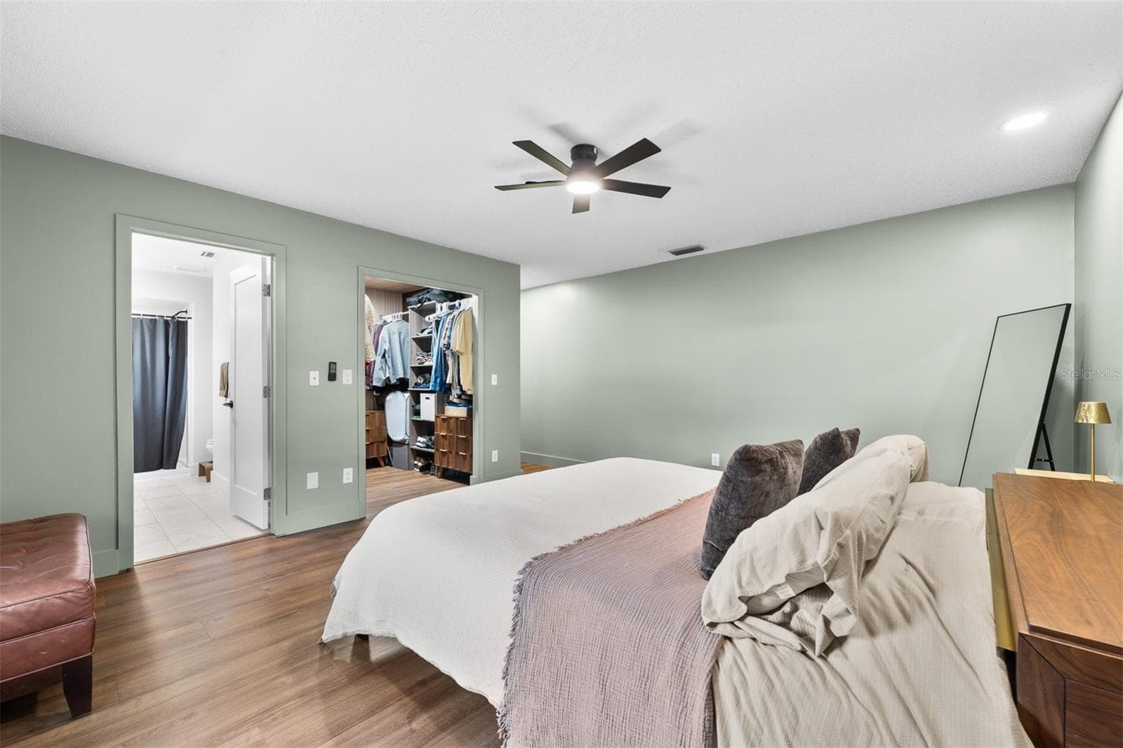 Single Family Residence at 2817 YULE TREE DR, EDGEWATER, photo 19 of 45