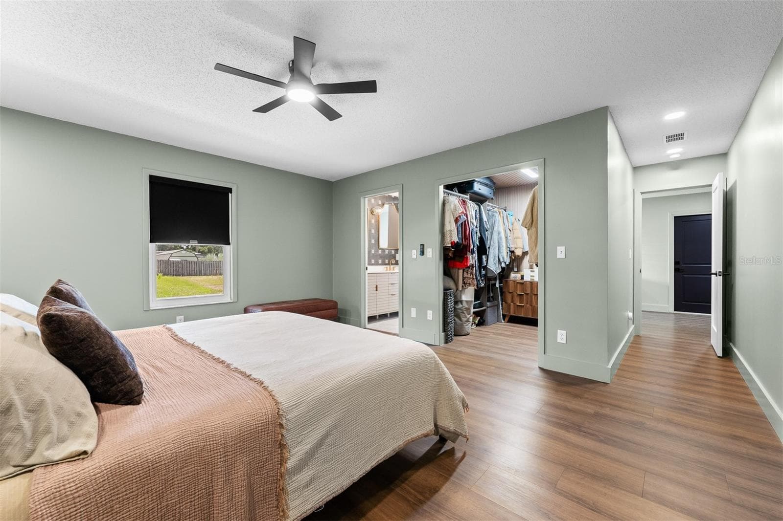Single Family Residence at 2817 YULE TREE DR, EDGEWATER, photo 20 of 45
