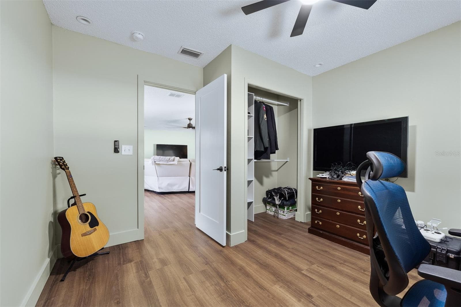 Single Family Residence at 2817 YULE TREE DR, EDGEWATER, photo 26 of 45