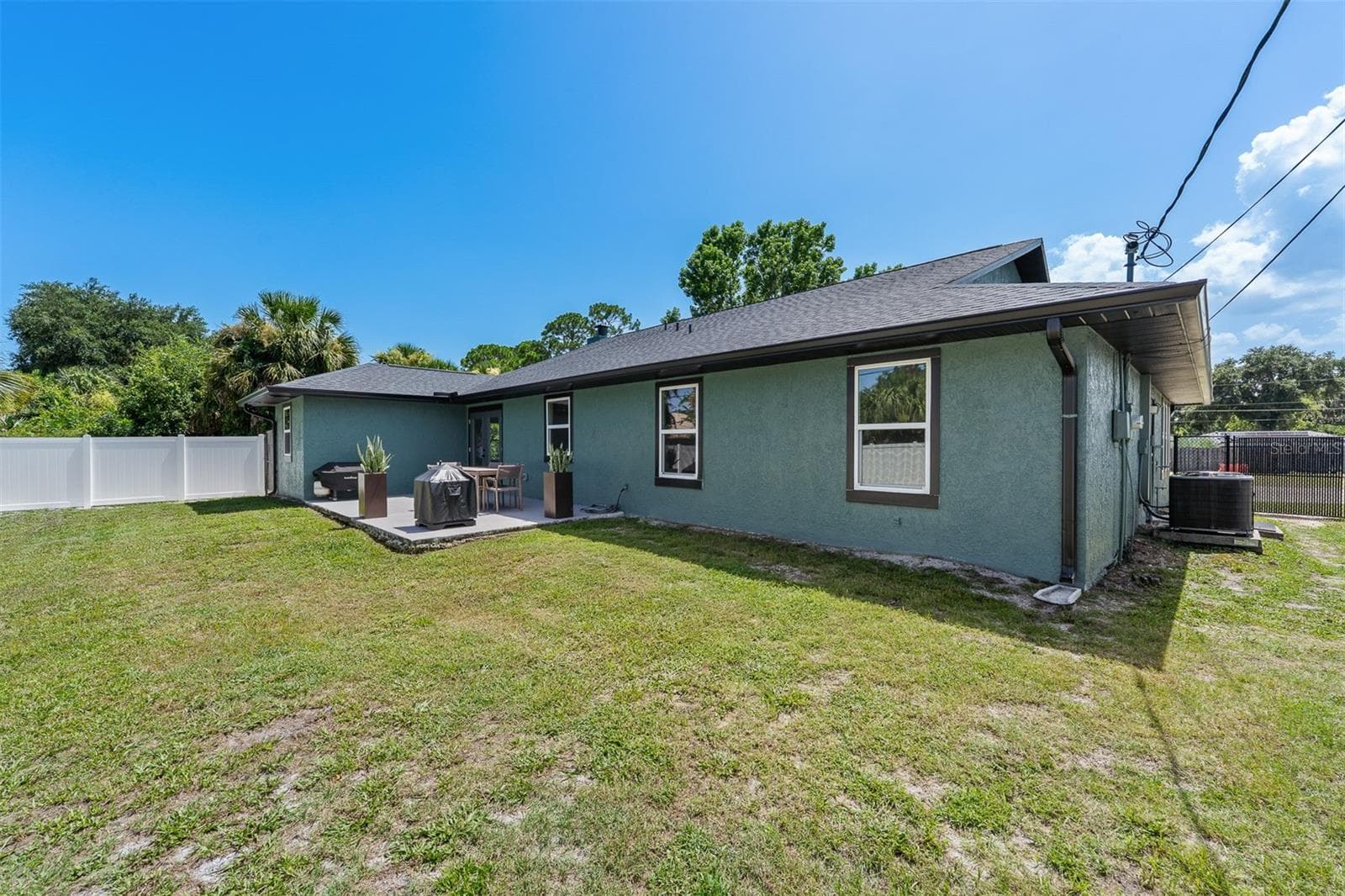 Single Family Residence at 2817 YULE TREE DR, EDGEWATER, photo 37 of 45