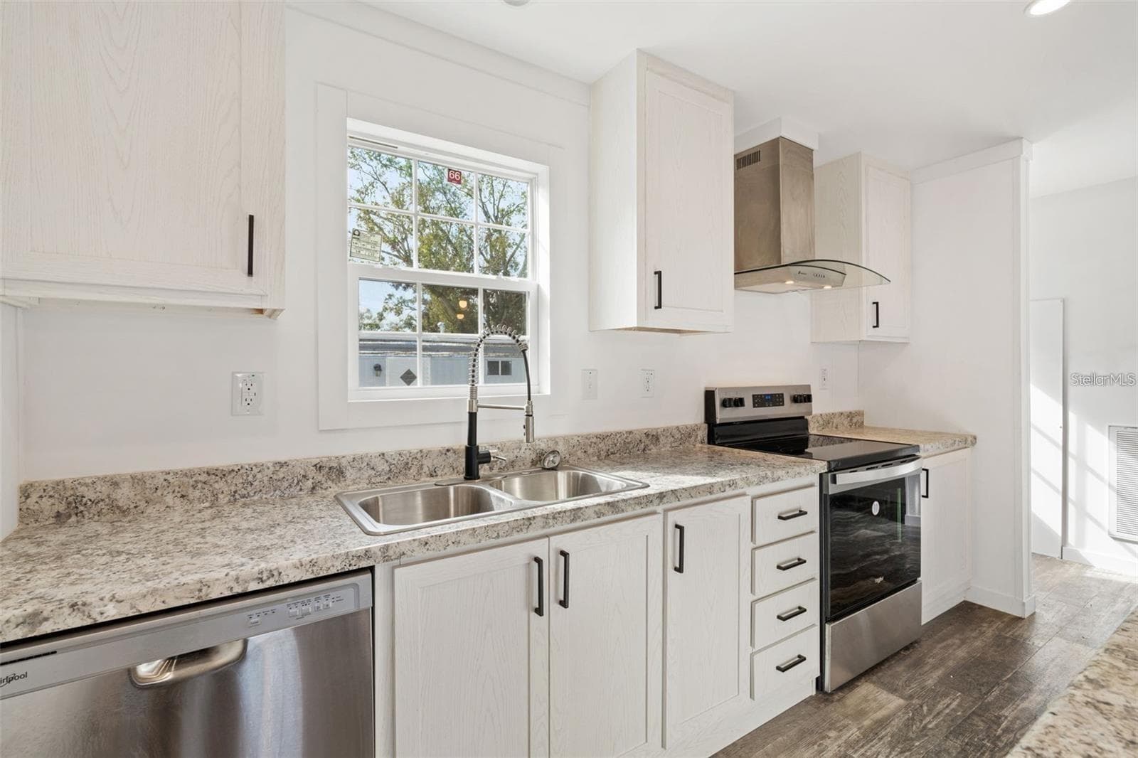 Manufactured Home at 5234 YELLOW PINE ST N, ST PETERSBURG, photo 9 of 26