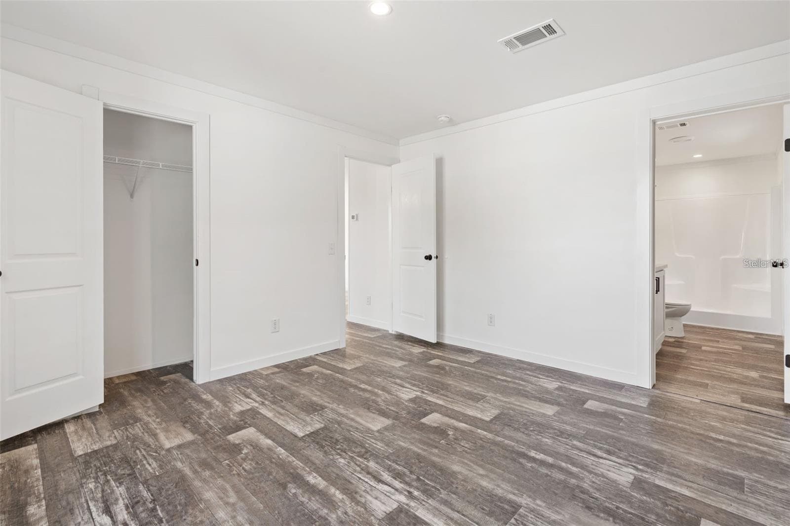 Manufactured Home at 5234 YELLOW PINE ST N, ST PETERSBURG, photo 12 of 26
