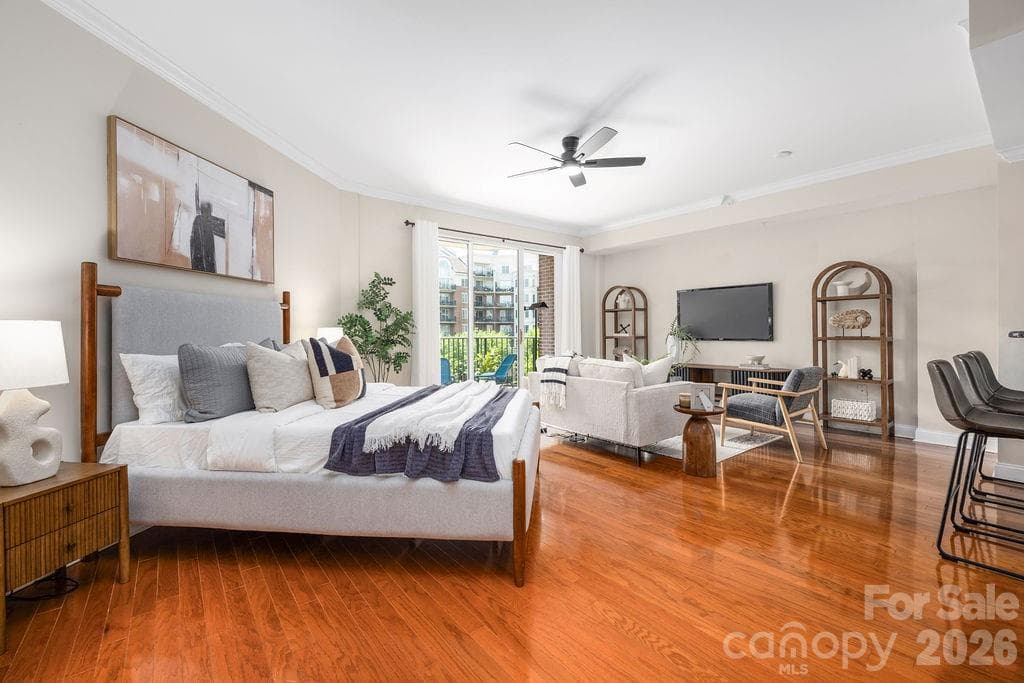 Condominium at 300 W 5th Street, Charlotte, photo 9 of 42