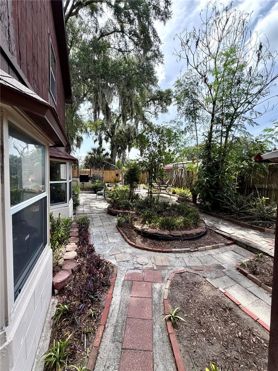 Single Family Residence at 5832 ELON DR, ORLANDO, photo 9 of 50