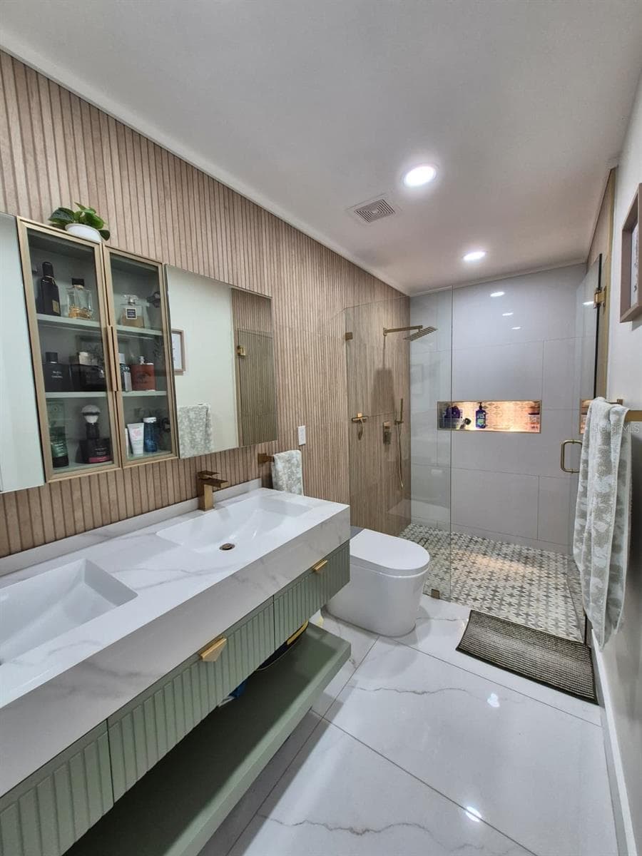 Single Family Residence at 5817 TAMPA SHORES BLVD, TAMPA, photo 15 of 24