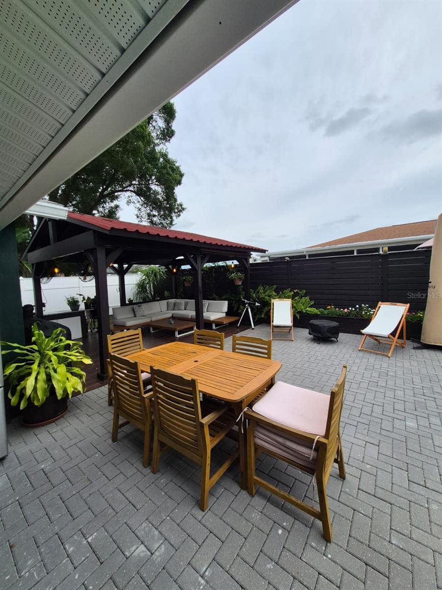 Single Family Residence at 5817 TAMPA SHORES BLVD, TAMPA, photo 23 of 24