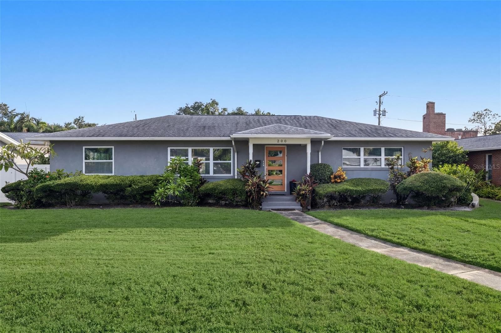 Great curb appeal - 200 PARK ST N, ST PETERSBURG