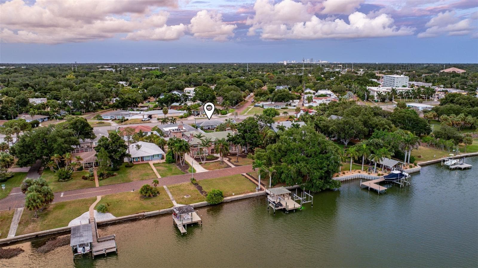Single Family Residence at 200 PARK ST N, ST PETERSBURG, photo 39 of 56