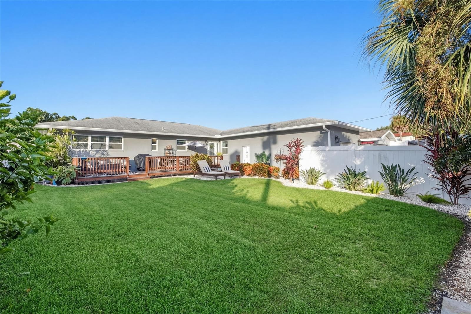 Large yard for boat storage - 200 PARK ST N, ST PETERSBURG