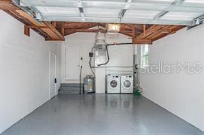 Painted floor, overhead storage - 200 PARK ST N, ST PETERSBURG