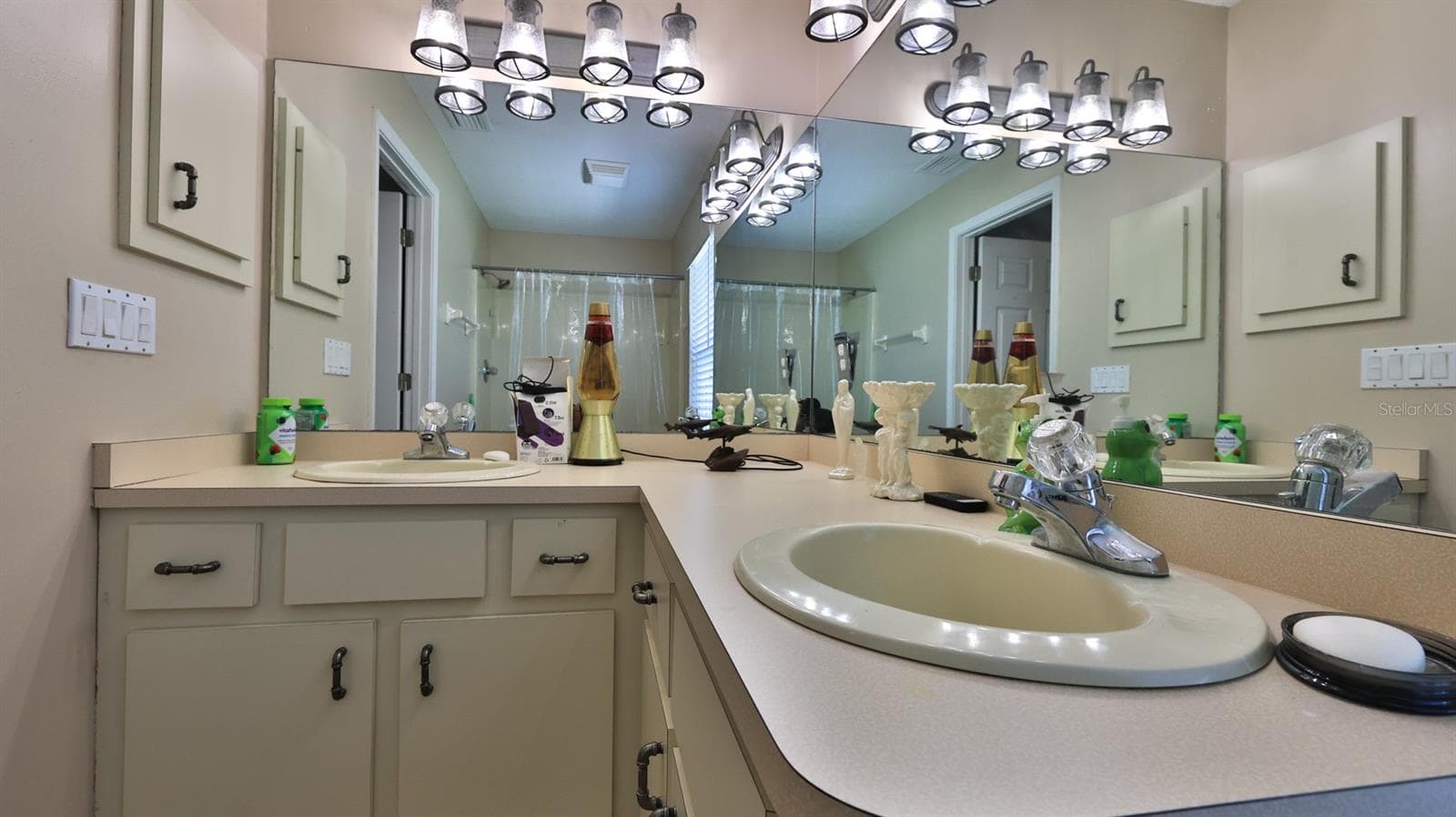 Single Family Residence at 2773 DATE PALM DR, EDGEWATER, photo 26 of 41