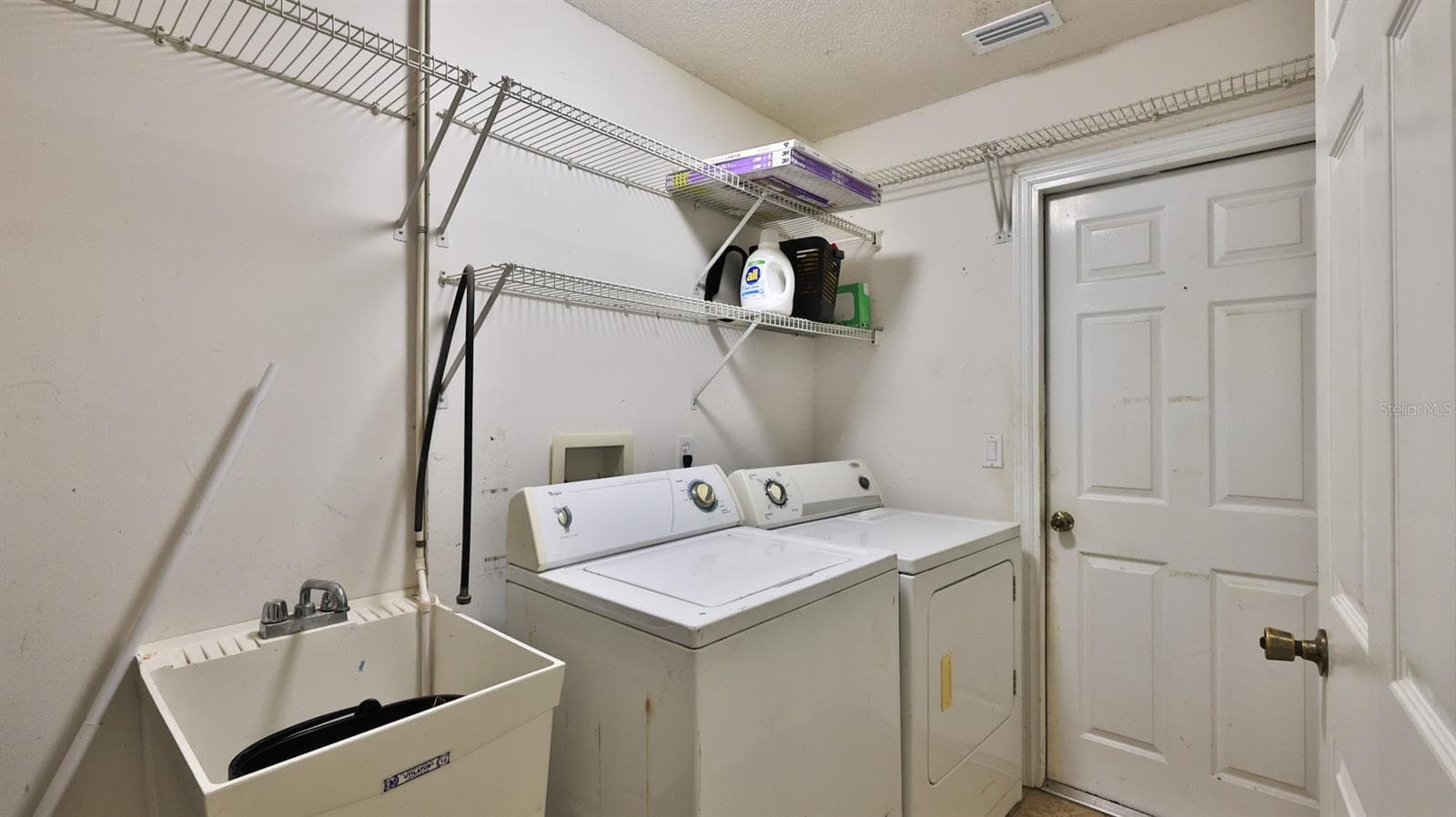 Single Family Residence at 2773 DATE PALM DR, EDGEWATER, photo 27 of 41