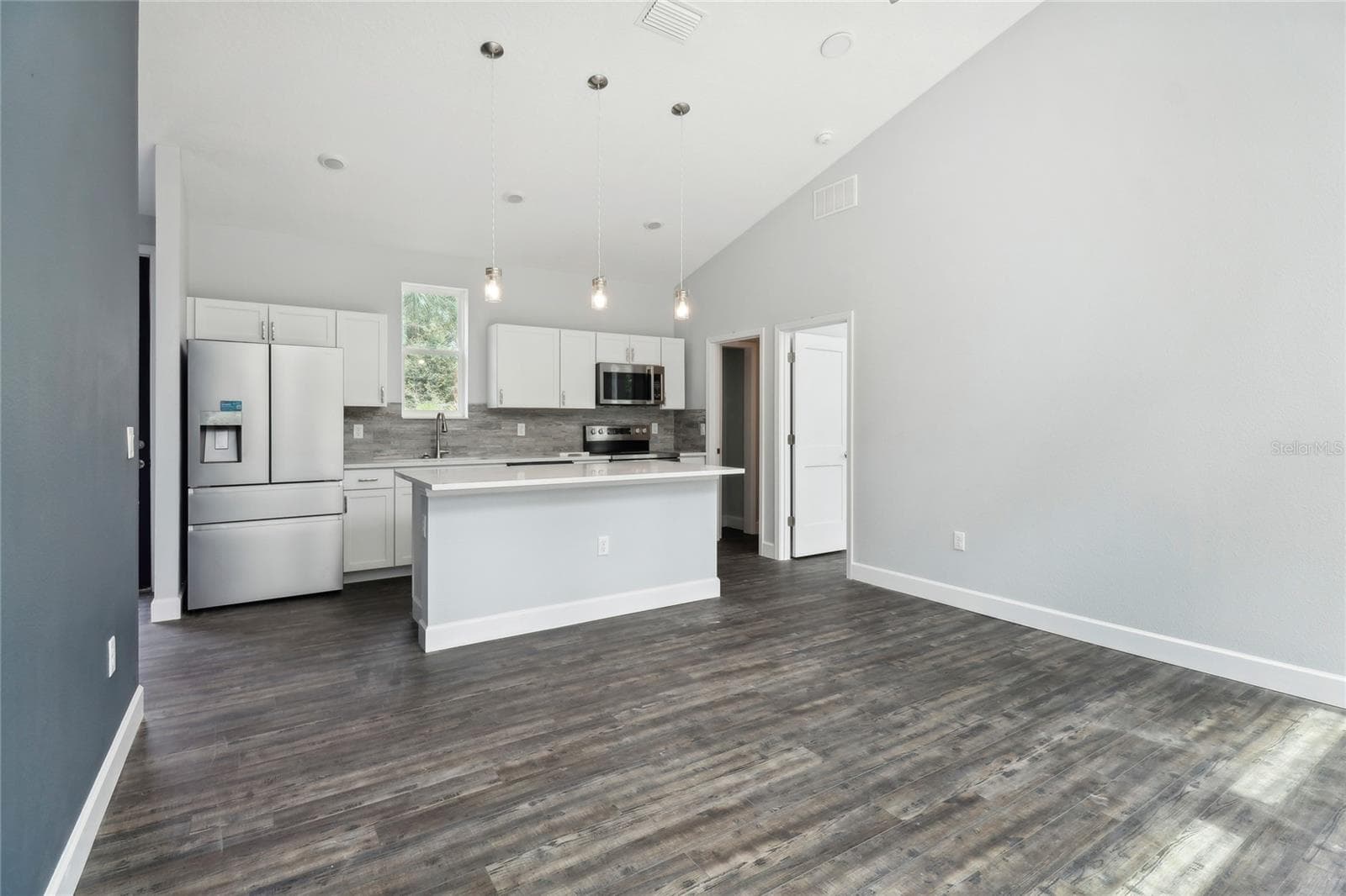 Single Family Residence at 225 GARDENIA AVE, GEORGETOWN, photo 9 of 20