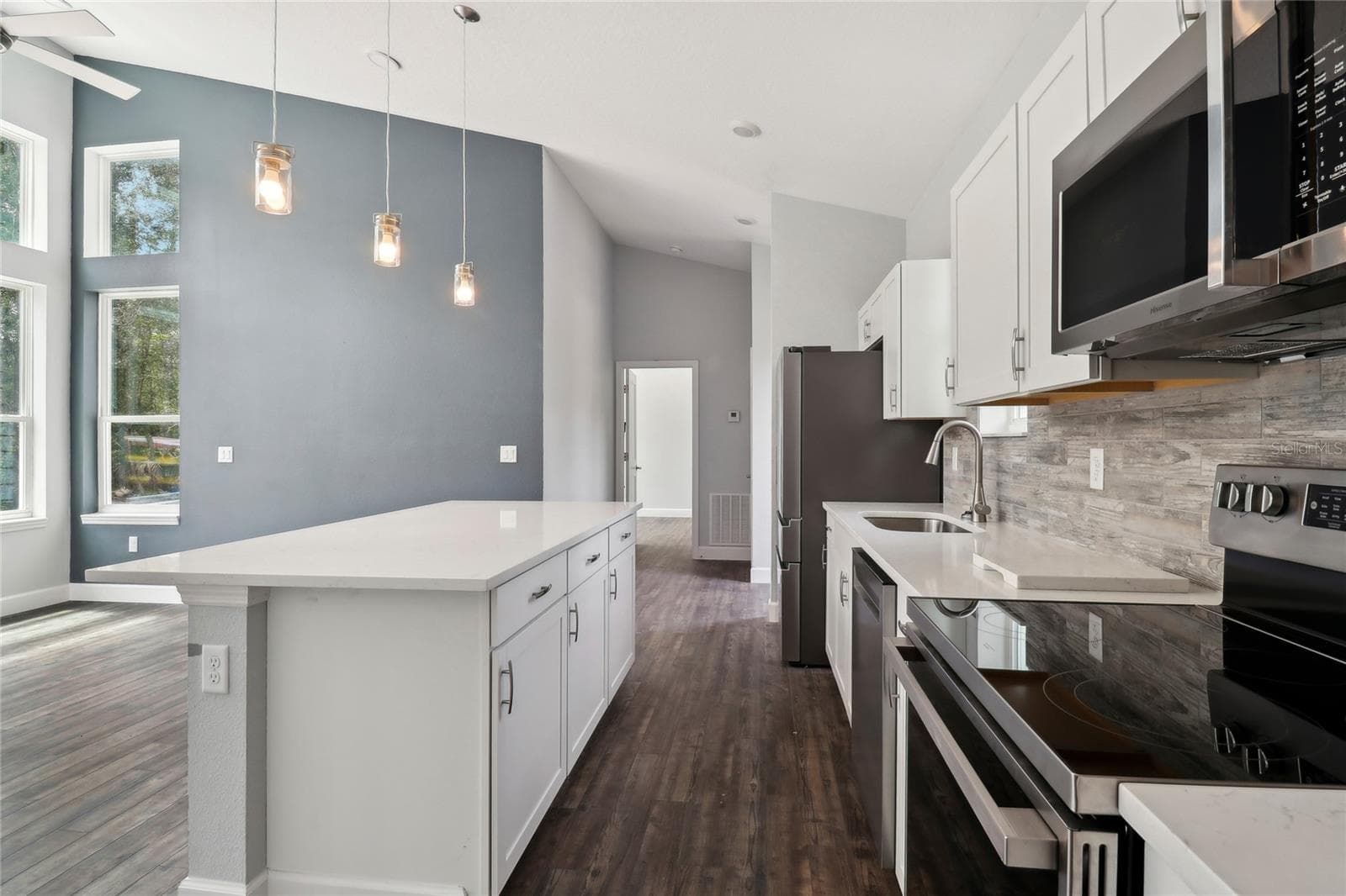 Single Family Residence at 225 GARDENIA AVE, GEORGETOWN, photo 13 of 20
