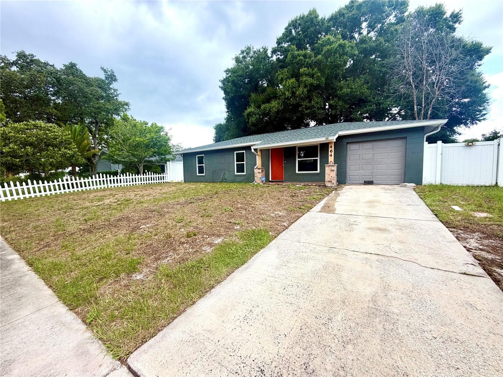 Large Driveway - 464 NEW MEADOWS CT, OCOEE