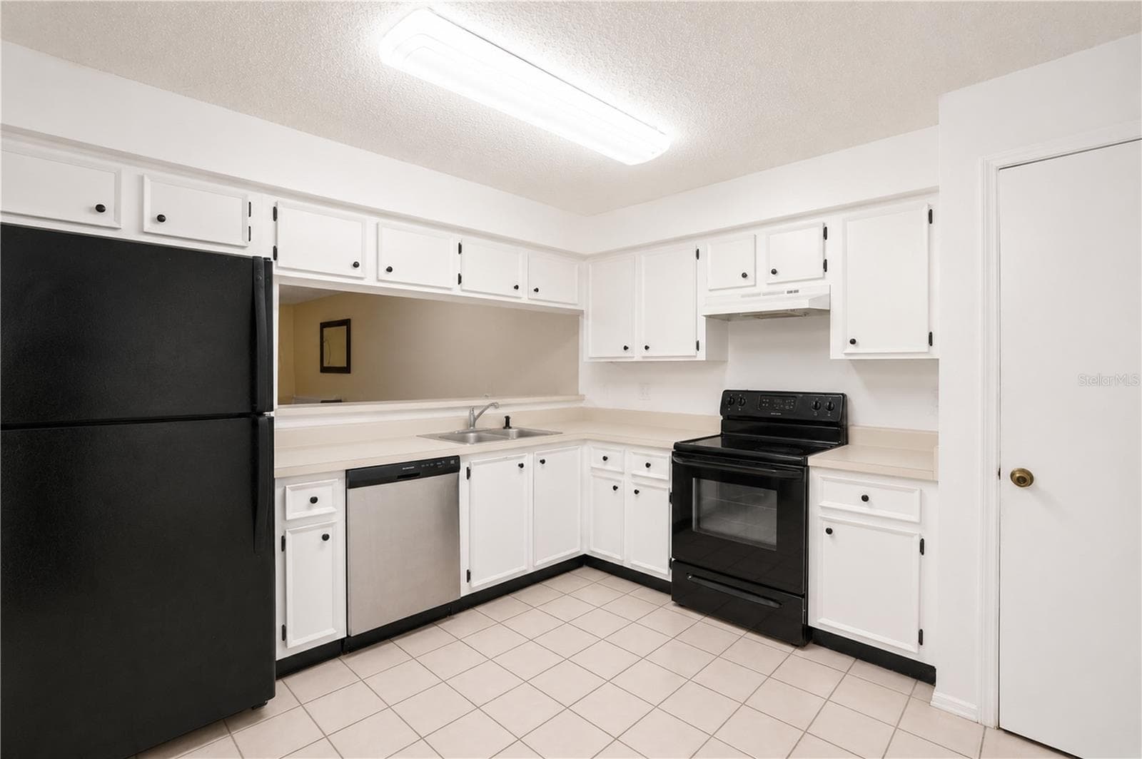 Townhouse at 602 SAINT HENRY DR, BRANDON, photo 4 of 29