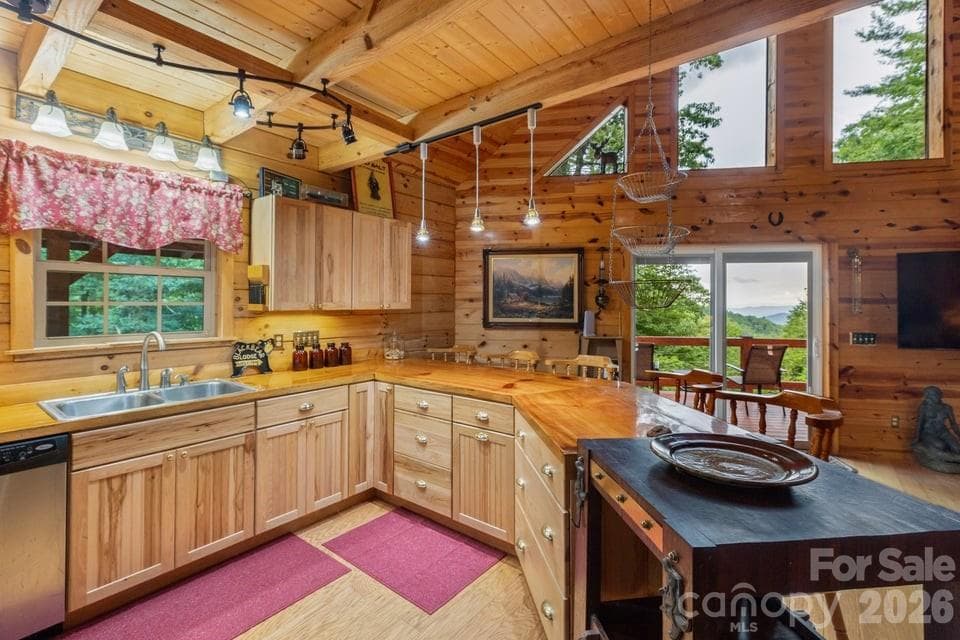 Kitchen on Main - 4435 Flat Mountain Road, Highlands