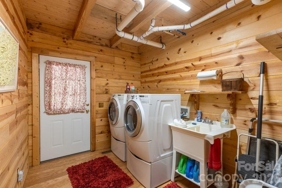 Laundry Room on Main - 4435 Flat Mountain Road, Highlands