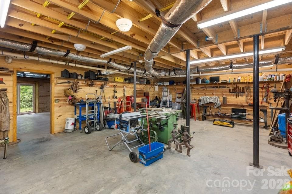 Workshop - 4435 Flat Mountain Road, Highlands