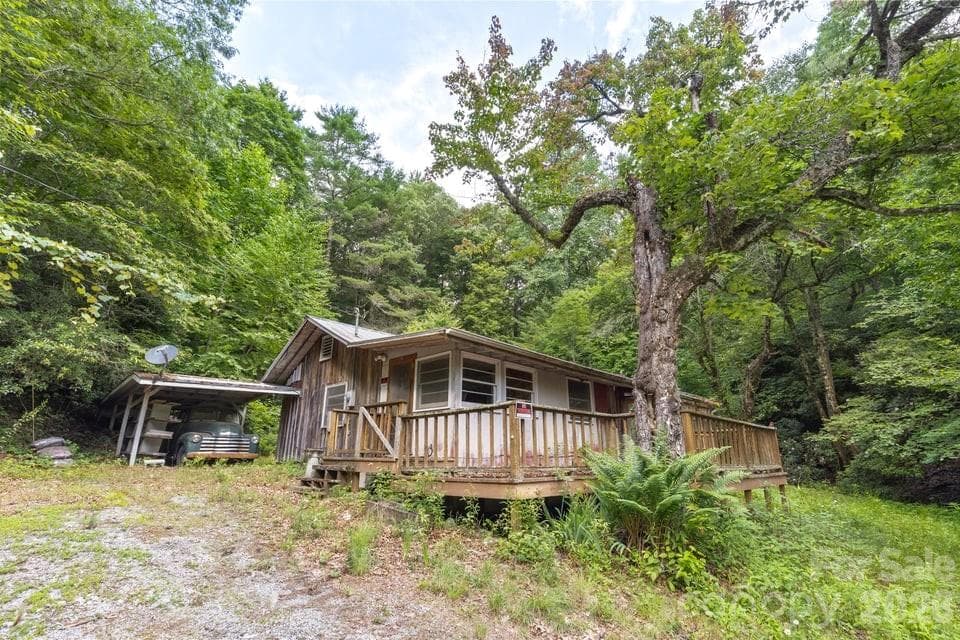 Old Home on the property, located at 4419 Flat Mountain Rd (no utilities) - 4435 Flat Mountain Road, Highlands