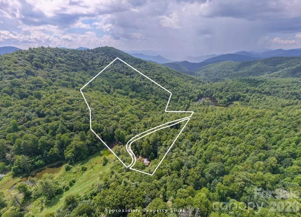 Lines are not based on a survey and are for reference only. - 4435 Flat Mountain Road, Highlands