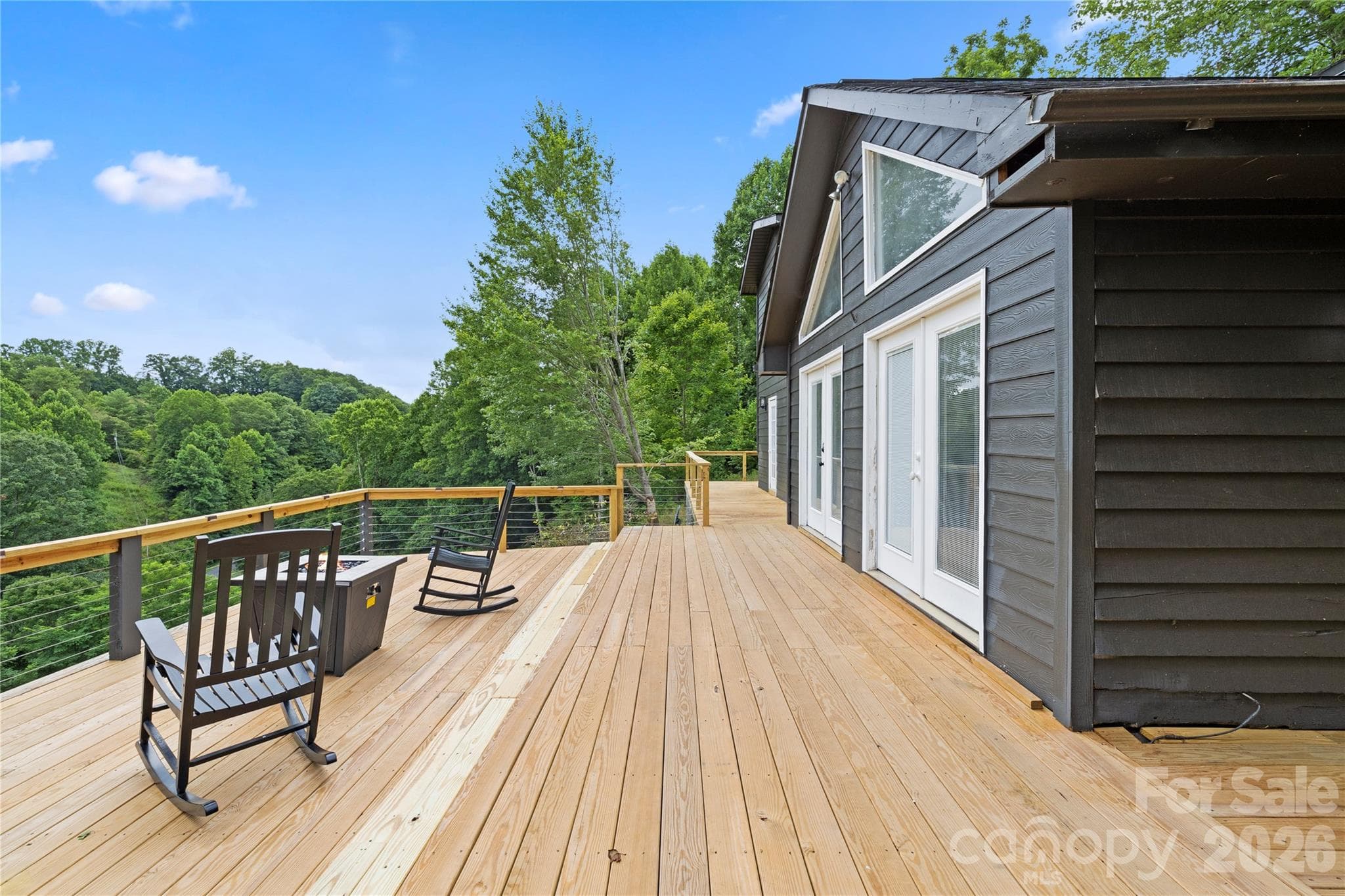 Deck - 3954 NC 80 Highway, Bakersville