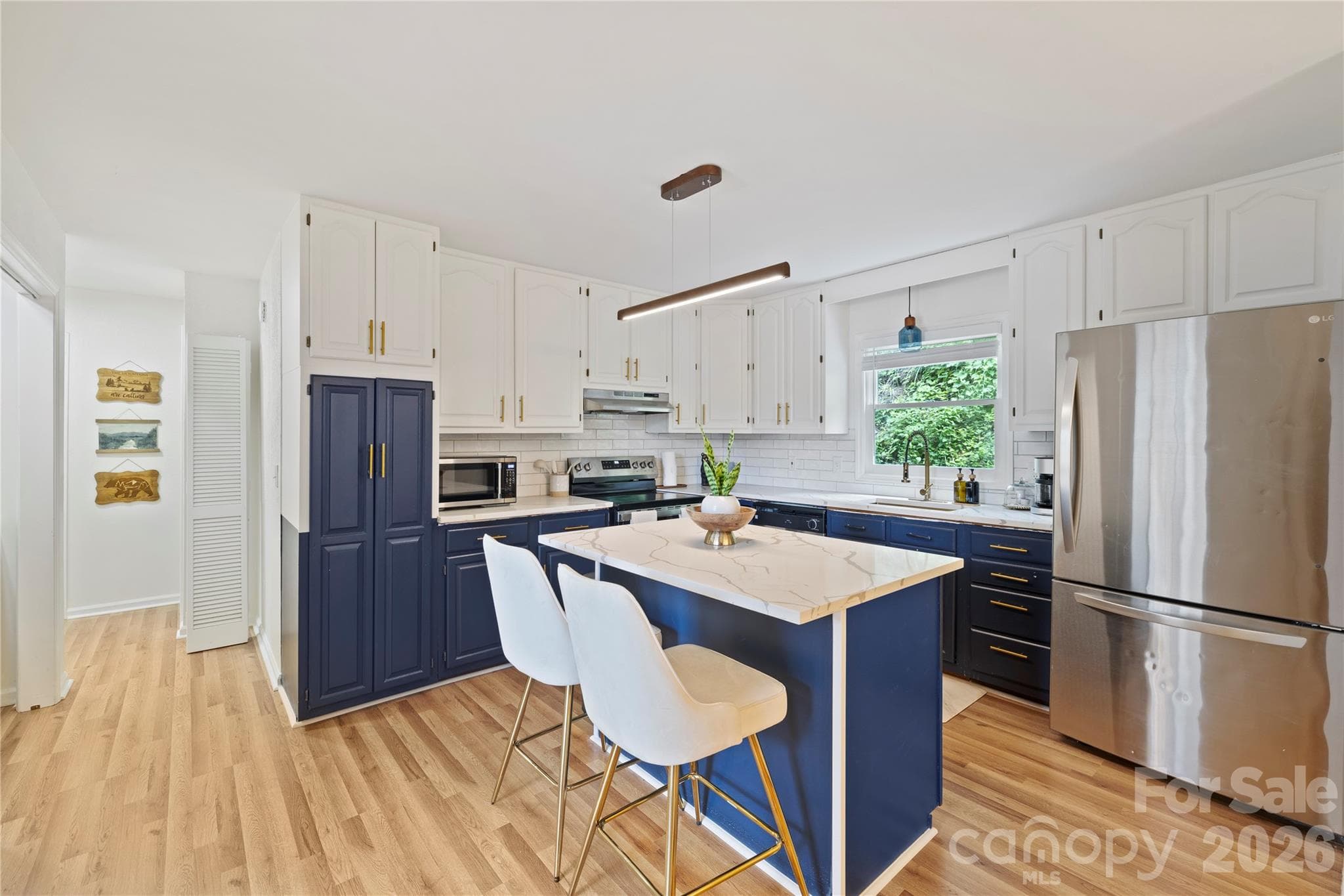 Kitchen - 3954 NC 80 Highway, Bakersville