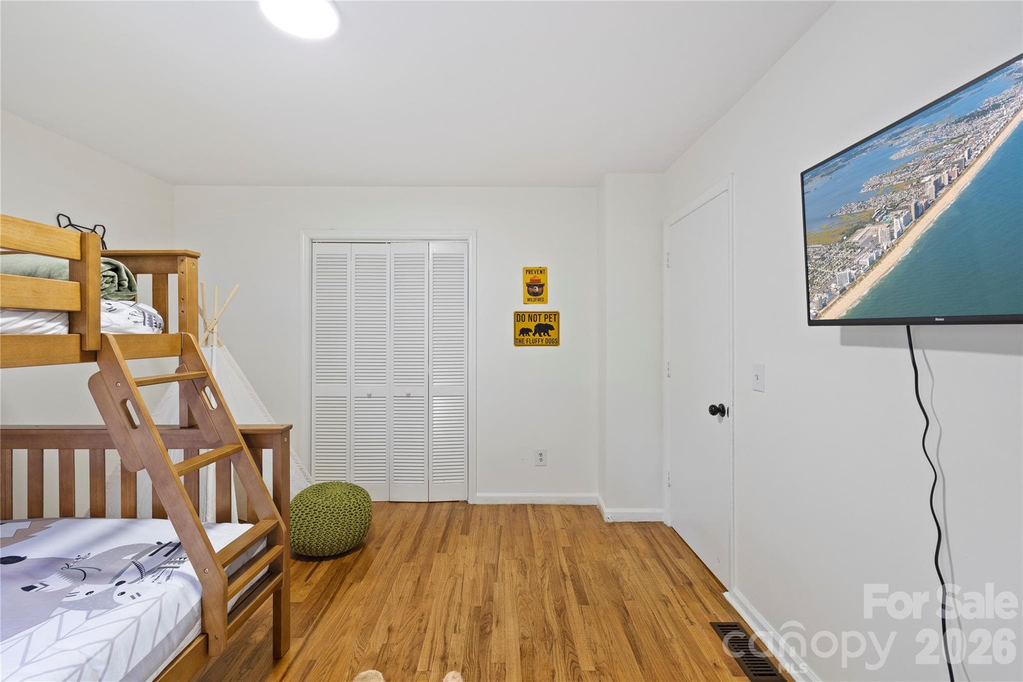 Lower Bedroom - 3954 NC 80 Highway, Bakersville
