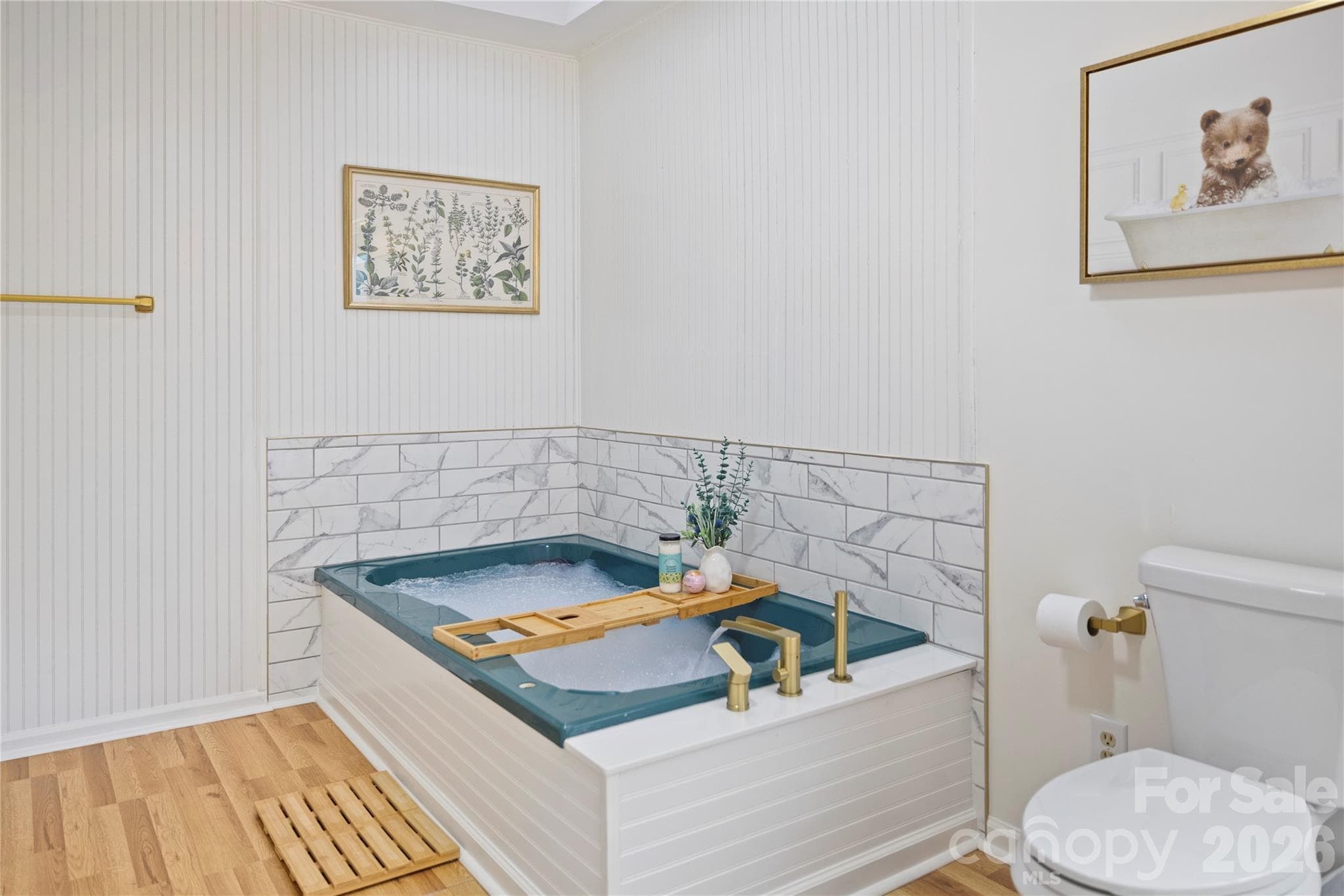 Upstairs Bathroom - 3954 NC 80 Highway, Bakersville
