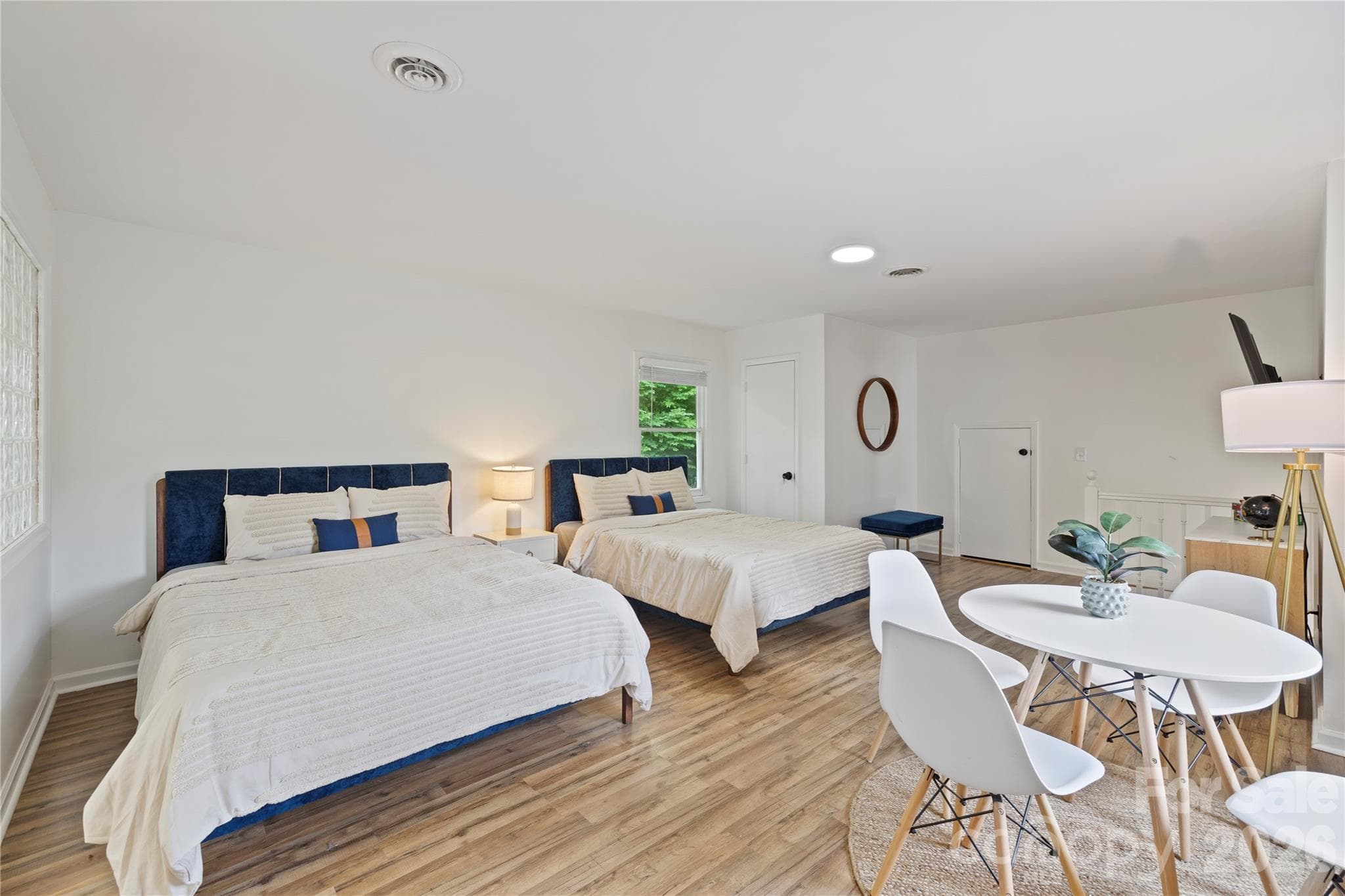Bonus Room - 3954 NC 80 Highway, Bakersville